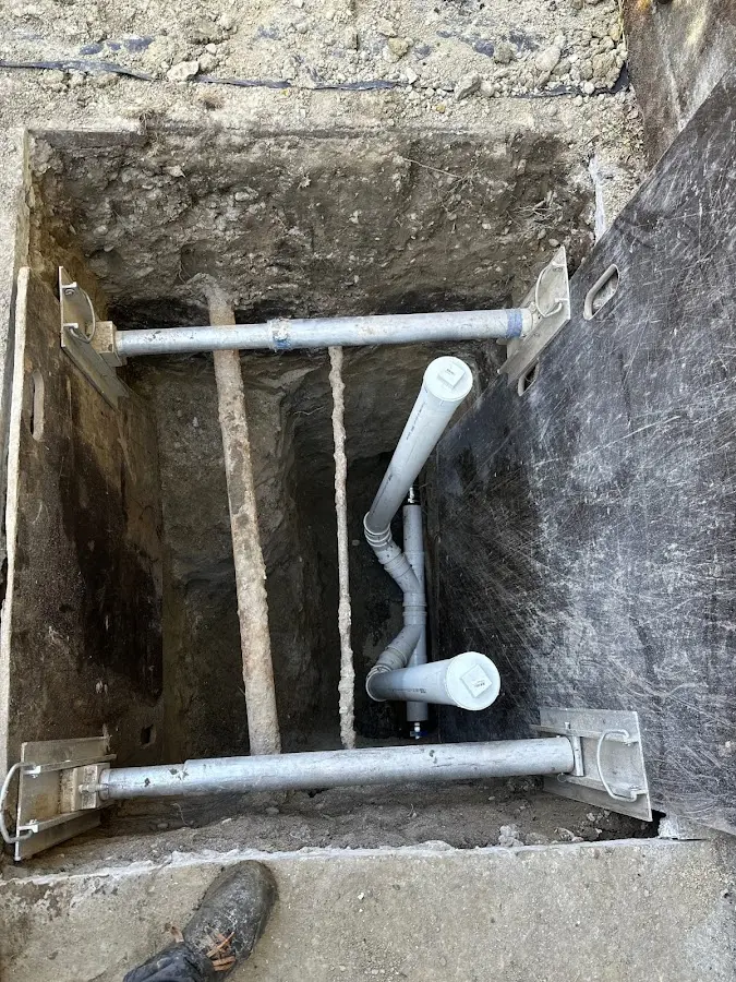 Experienced plumber completing Drain Cleaning work in Clearlake Riviera